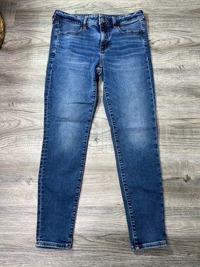 American Eagle Next Level Stretch Jegging in Medium Wash size 8 regular